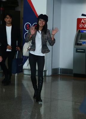 最強星二代木村光希抵港 穿皮靴比例傲人笑容滿面